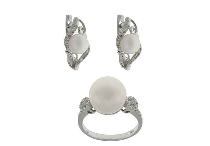 Women's set with pearls