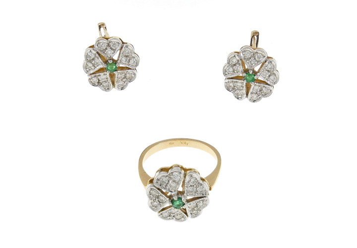 Set for a woman with emerald